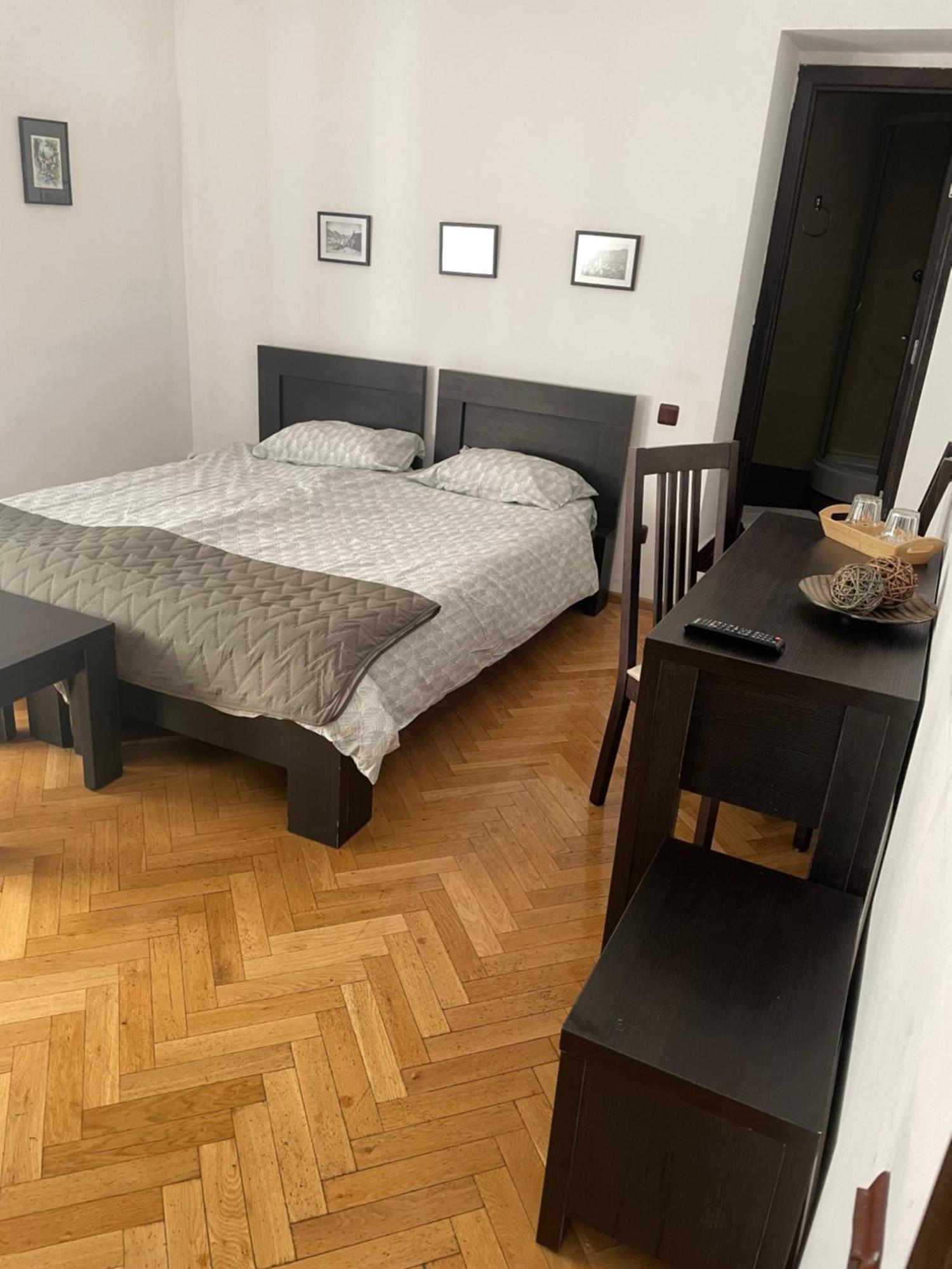 Rami House Central Double Rooms Brassó Kültér fotó