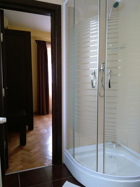 Rami House Central Double Rooms Brassó Szoba fotó