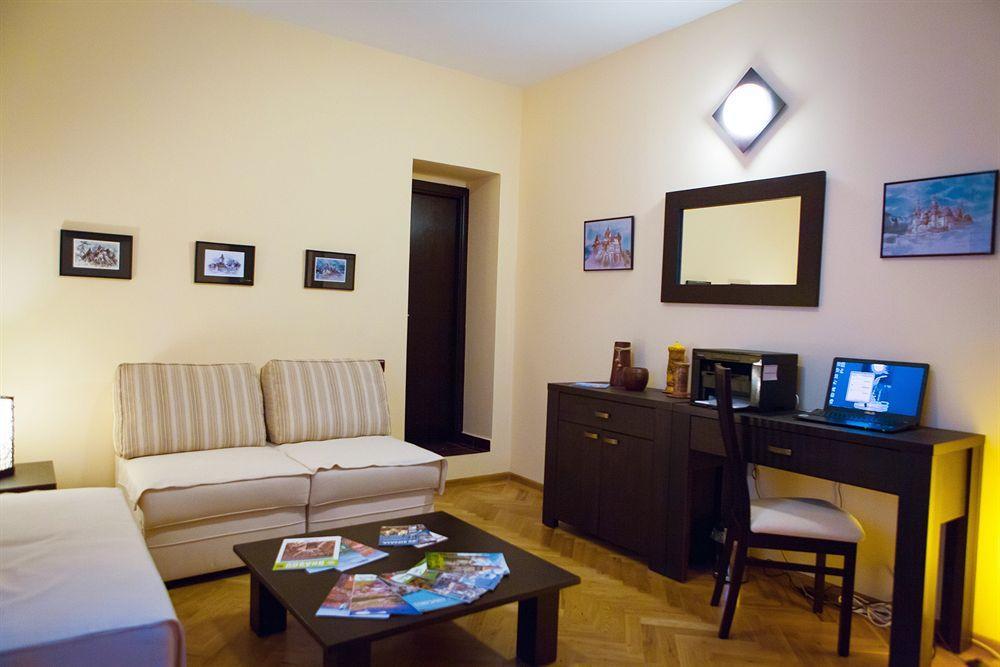 Rami House Central Double Rooms Brassó Kültér fotó
